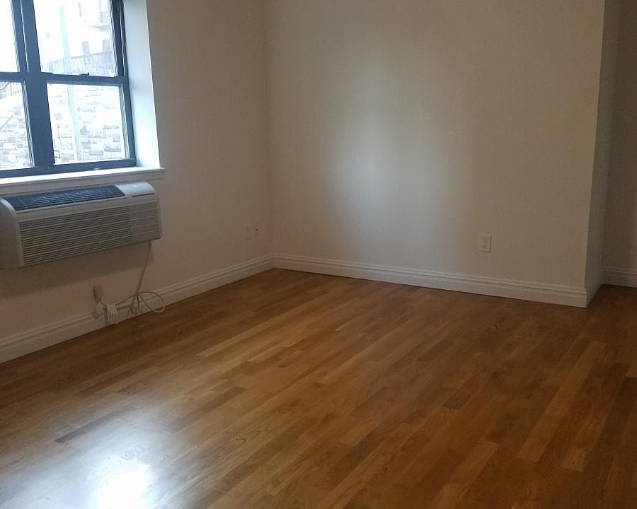 2nd image of 2755 Decatur Ave #3D