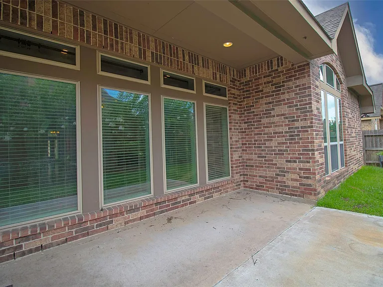 2019 Sunset Springs Dr — Photo 26