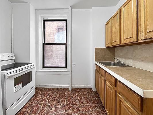4th image of 12 W 103rd St APT 34