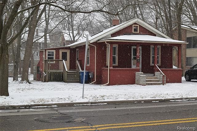 1st image of 220 S 7th St