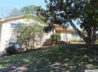 3911 W Crestview Dr NW, Huntsville, AL 35816