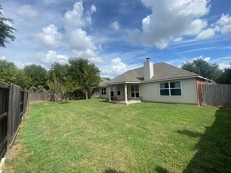 5704 Meadow Wood Dr — Photo 2