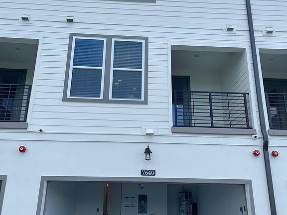 2nd image of 776O Nemours Pkwy