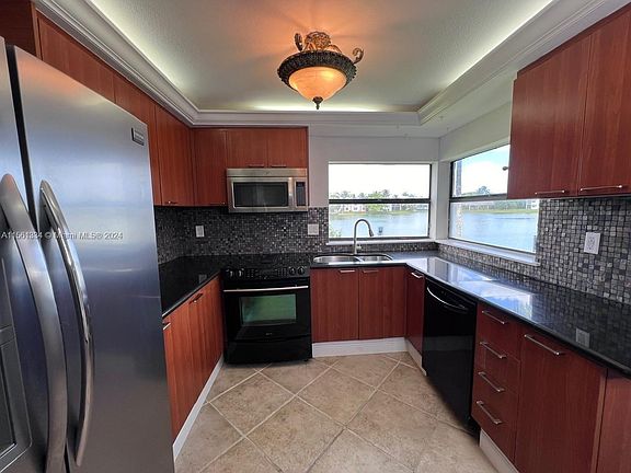 2nd image of 1041 Jefferson Dr #1041C