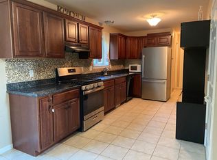 6182 Elarz Dr, Troy, MI 48085