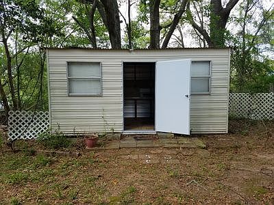 Shed comes with home