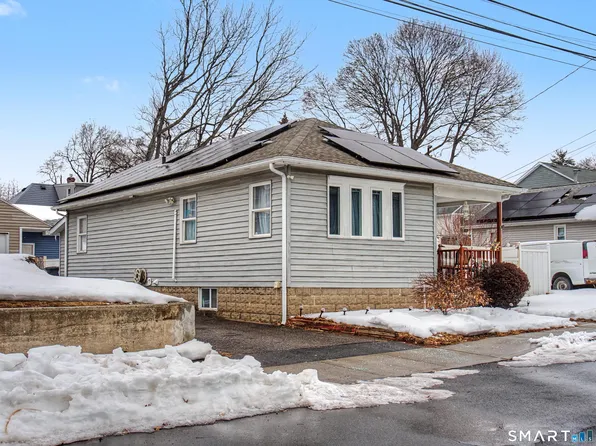 21 Matthews Street, Milford, CT 06460