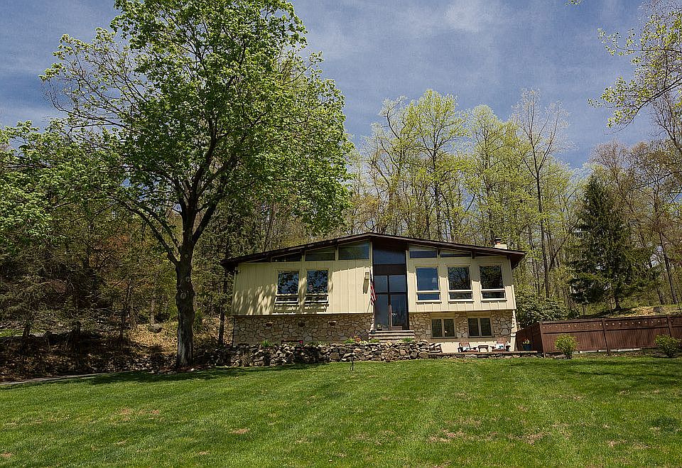 1st image of 30 John Cava Ln