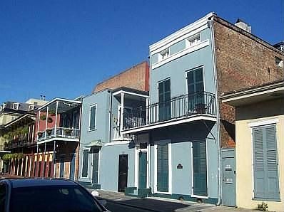 2nd image of 526 Dauphine St