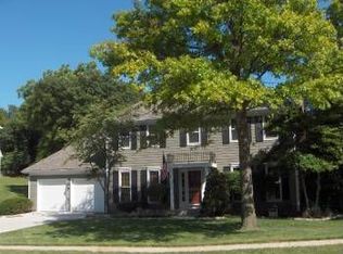 6717 Vahalla Dr, Shawnee, KS 66217