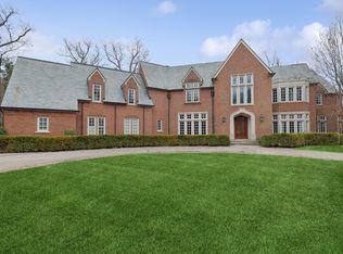 1085 E Ringwood Rd S, Lake Forest, IL 60045