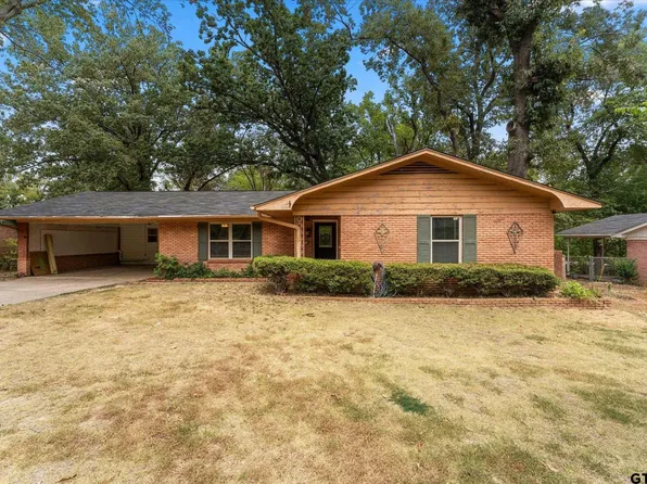 405 Redbud Ln, Mount Pleasant, TX 75455