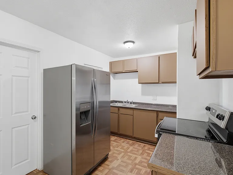 2538 Stovall Dr — Photo 2
