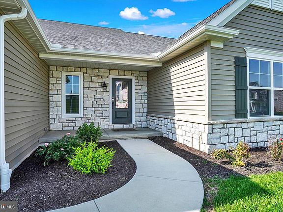 2nd image of 448 Springhouse Ln
