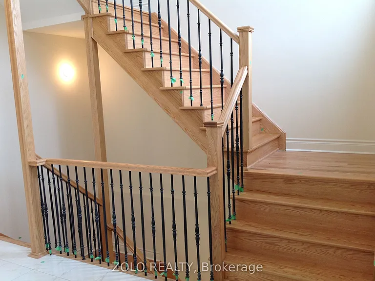 64 Cayton Cres — Photo 6