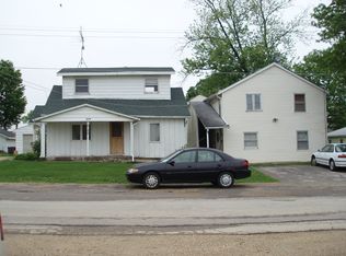 215-213 Washington St., Pecatonic, IL 61063