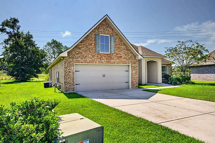 3 bed, 2.0 bath, 1925 sqft, $2,875 — Photo 1