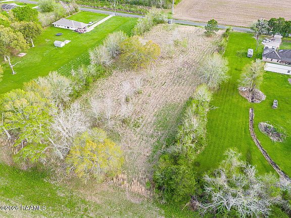 4th image of 144 Lebesque Rd