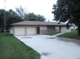 905 Clayton St, Lake Park, IA 51347