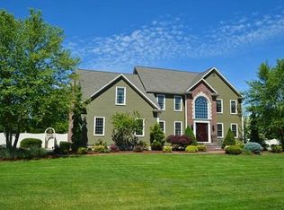 15 Russet Hill Rd, Franklin, MA 02038