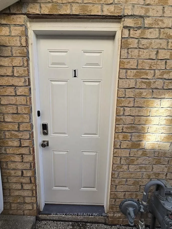 2 bed, $2,000 — Photo 3