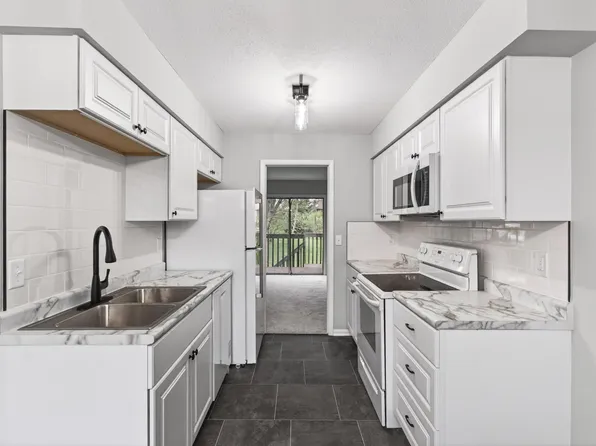 7433 142nd Street Ct W, Apple Valley, MN 55124