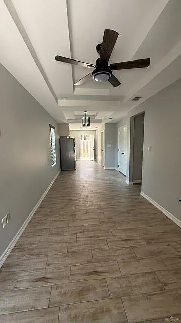 2 bed, 1.0 bath, 915 sqft, $915 — Photo 3