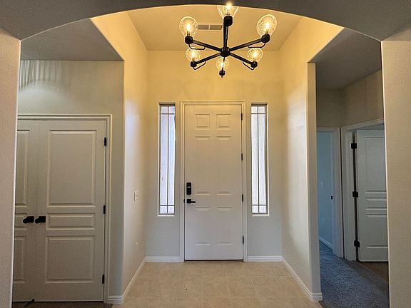 2nd image of 790 W Monteverde Cir