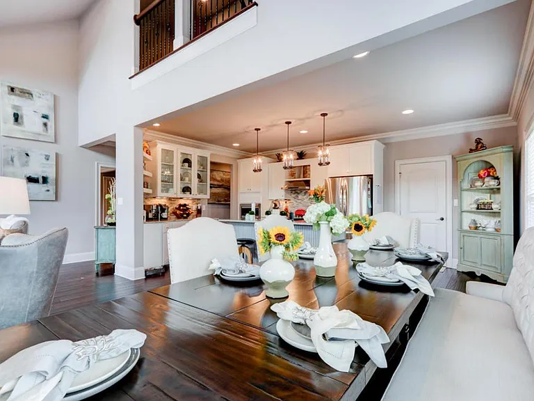 1112 Andalusian Way — Photo 4