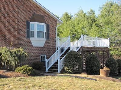3rd image of 3370 Lakewood Dr