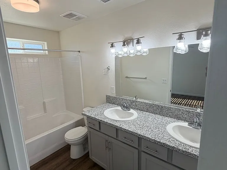 2450 W Park Dr — Photo 10