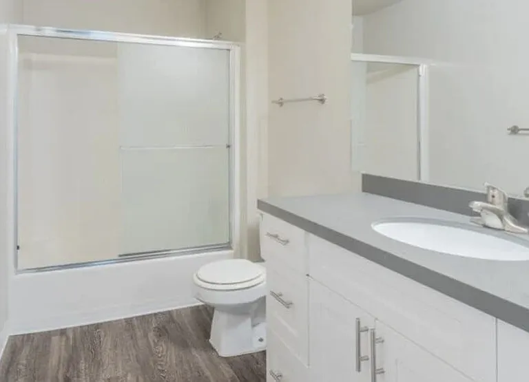 Somerset Apartments — Photo 5
