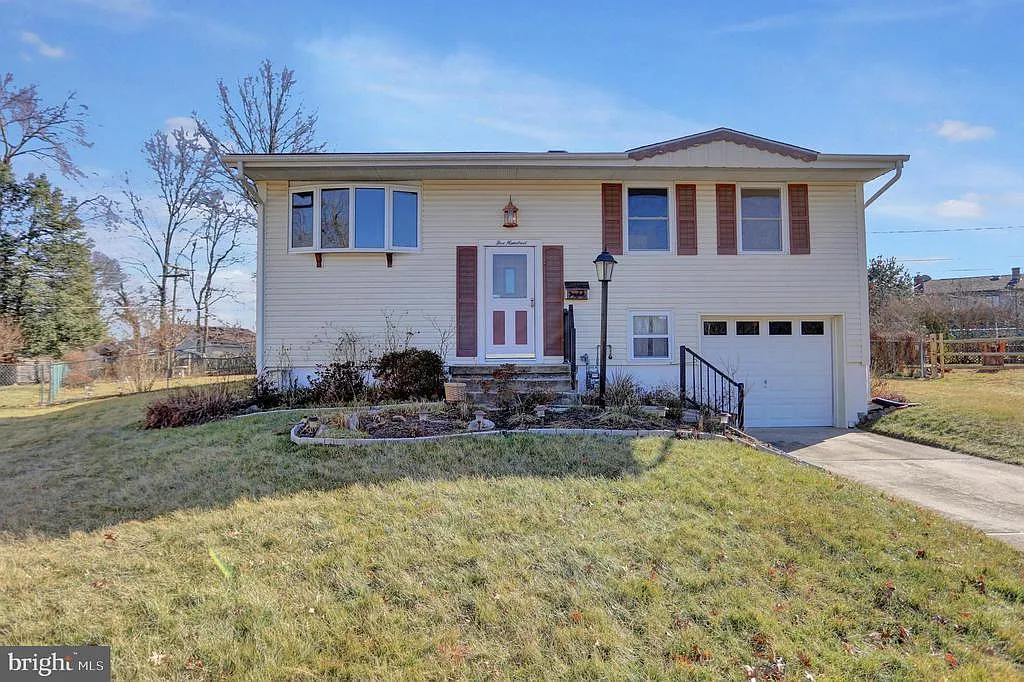 500 Perry Ct photo 1