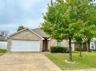 3319 Light Pointe Dr, Dallas, TX 75228