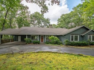 560 Center Dr, Highlands, NC 28741