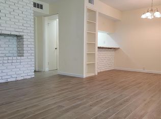 2101 Fountain View Dr APT 27, Houston, TX 77057
