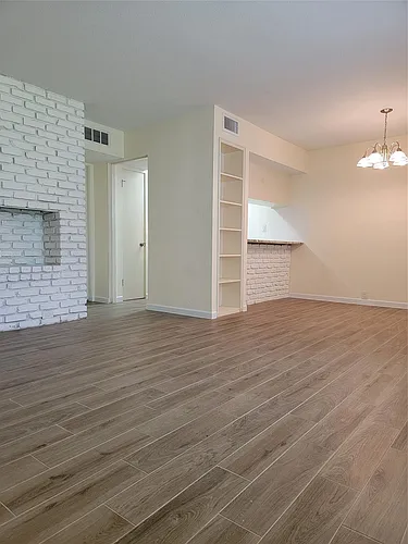 2101 Fountain View Dr Photo 1