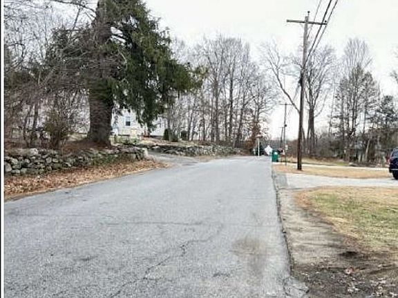 Exterior Neighborhood (street photo)