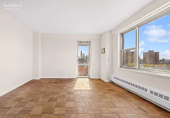 5th image of 573 Grand St APT D1006