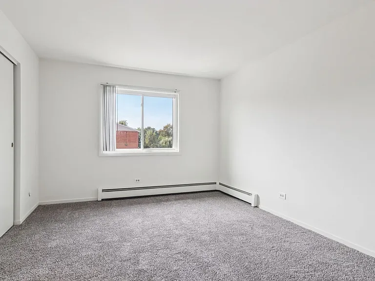 Georgian Court Apartments — Photo 10