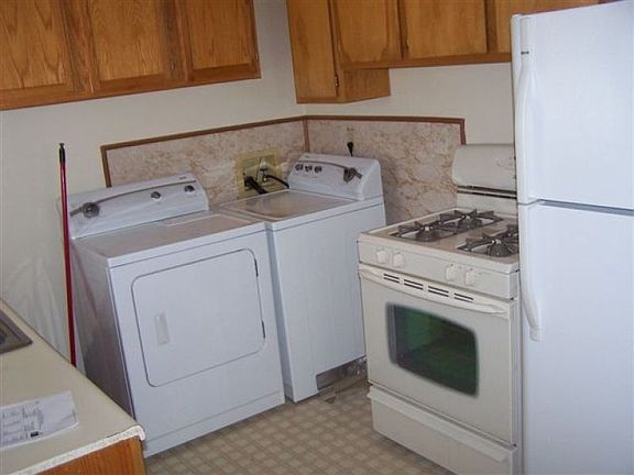 3rd image of 1216 Pershing Dr