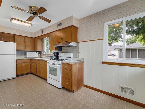 5th image of 33 N Park St