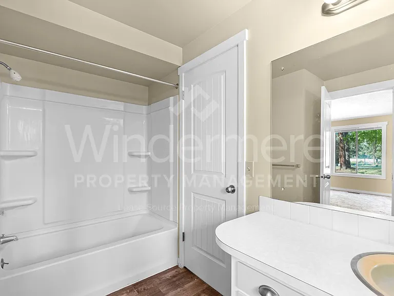 7805 E Upriver Dr — Photo 10