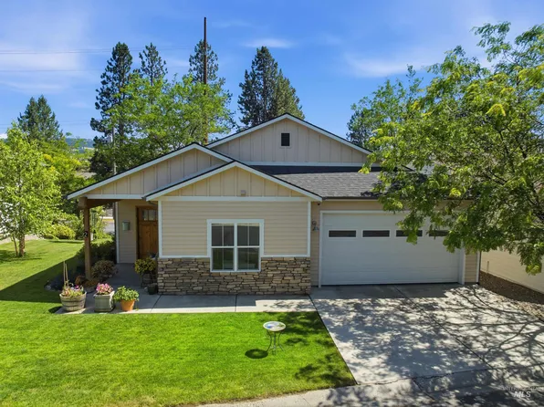 2075 Sunnyside Ave Unit 2, Moscow, ID 83843