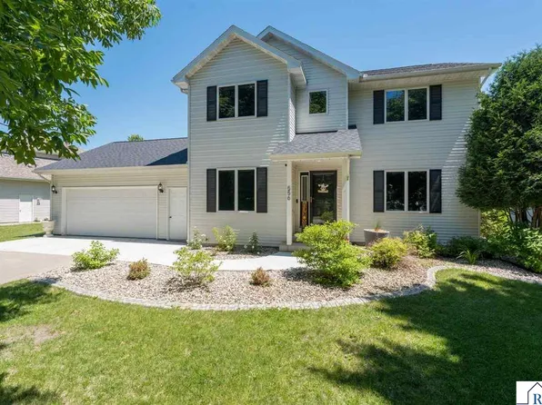 556 Ivy Ln, North Mankato, MN 56003