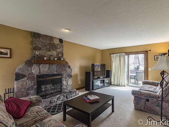 4th image of 2860 Wood Dr
