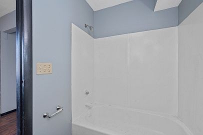 3rd image of 2975-2985 Wilbraham Rd