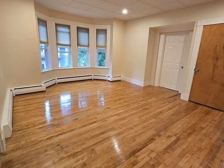 77 Rowe St #2 — Photo 9