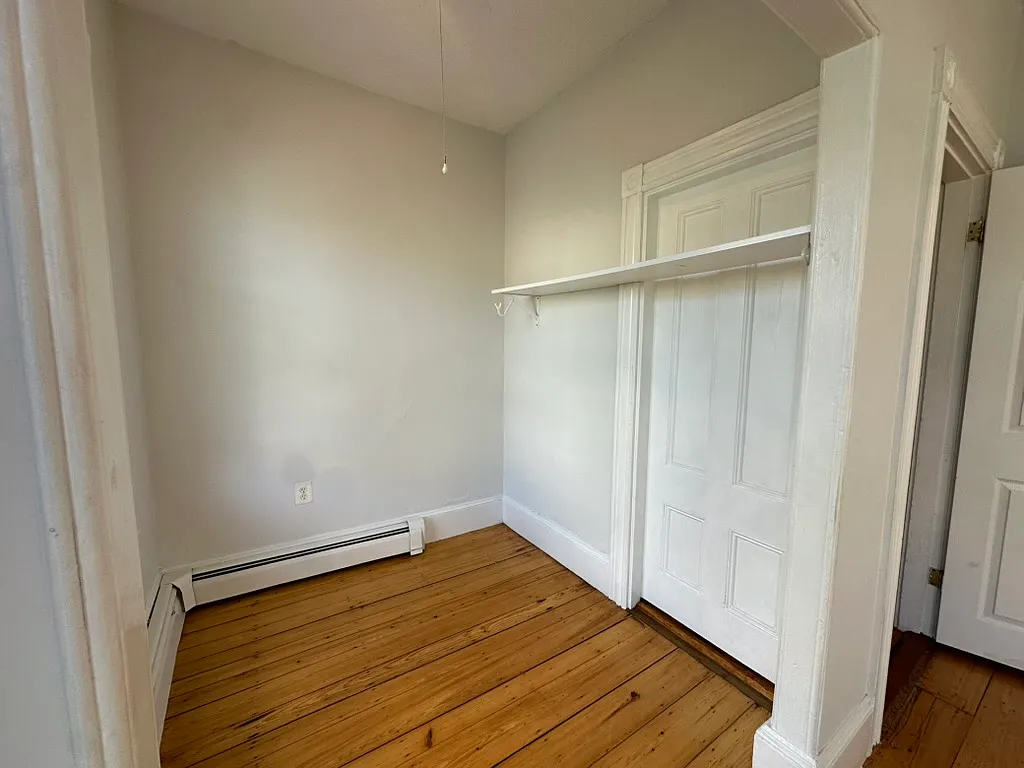 2 bed, 800 sqft, $2,300 — Photo 3