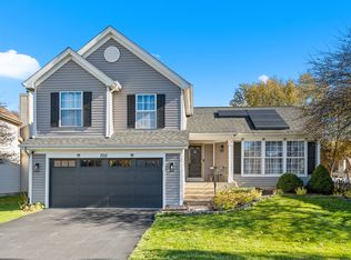 200 Meadow Lakes Blvd, Aurora, IL